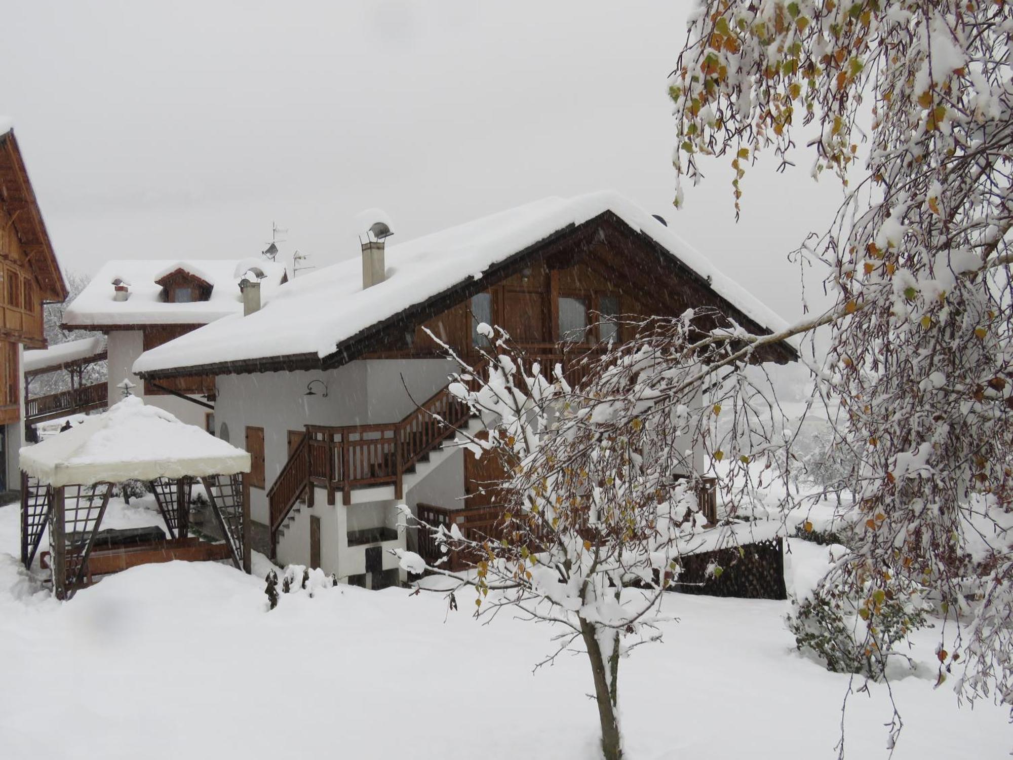 Villetta Val Di Sole コンメッツァドゥーラ エクステリア 写真